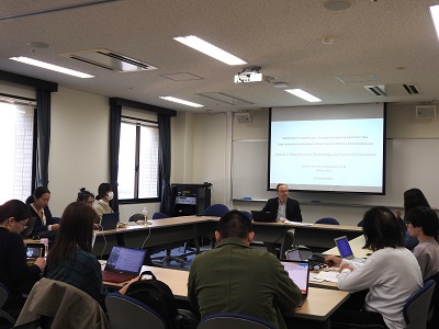 We welcomed Dr. Lorenz Ködderitzsch from Johnson & Johnson for face-to-face classes of 'International Corporate Law and Practice'