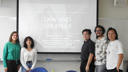 We welcomed Prof. Dr. Alan K. Koh from Nanyang Technological University for face-to-face classes of International Business Transactions