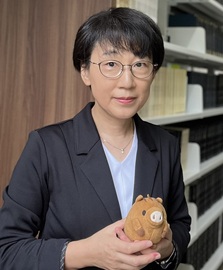 Photo of Prof. KURUSU Kaoru Dean, Graduate School of Law Kobe University